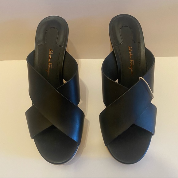 Salvatore Ferragamo 'Agira' Black Leather and Wood Slide Sandals 6.5 C NIB - Picture 4 of 8